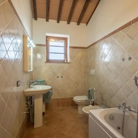 2 Bedroom Pet Friendly In Castelmuzio
