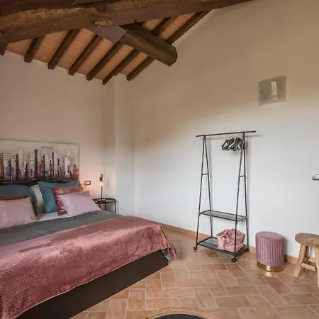 Apartment 2 Bedroom Pet Friendly In Castelmuzio